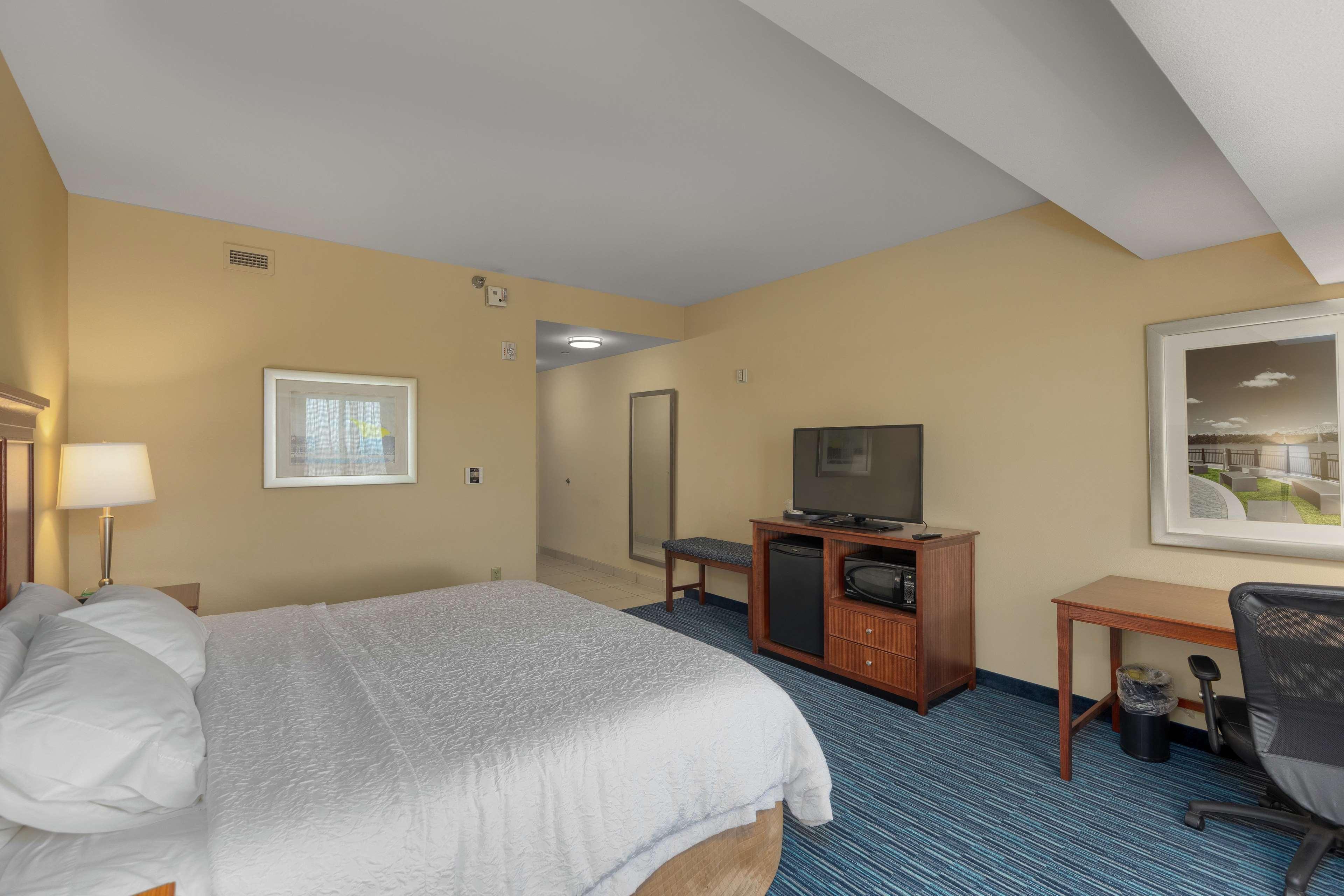 Hampton Inn & Suites Owensboro Downtown Waterfront Экстерьер фото