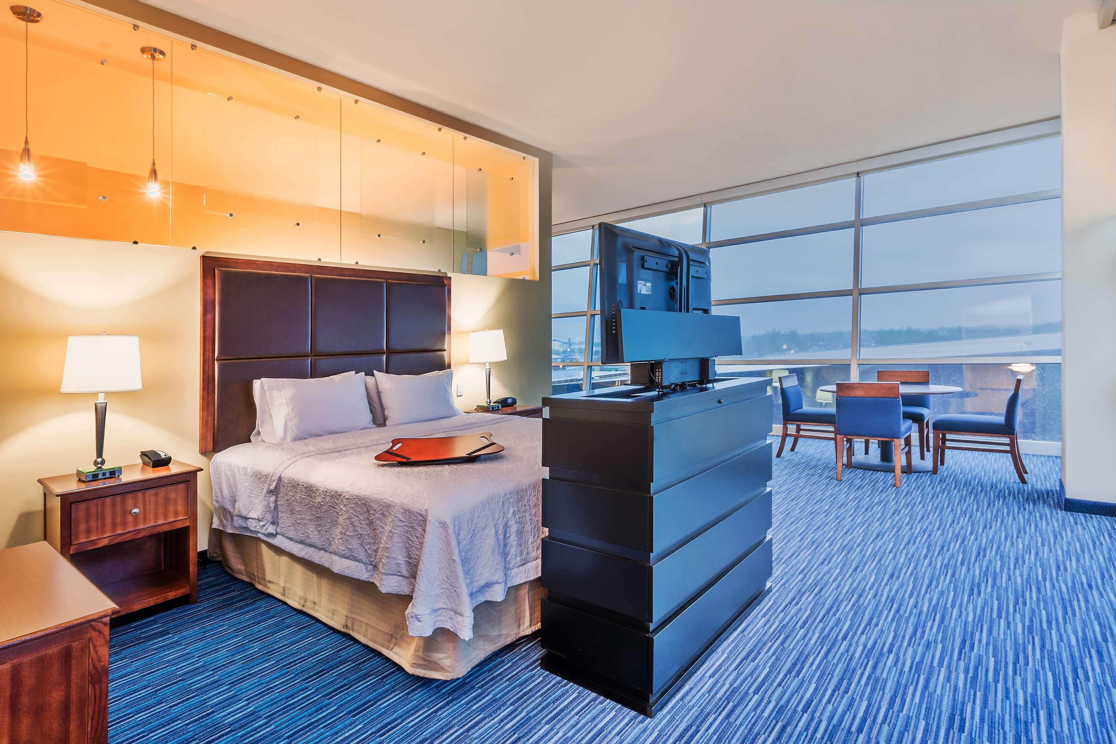 Hampton Inn & Suites Owensboro Downtown Waterfront Экстерьер фото